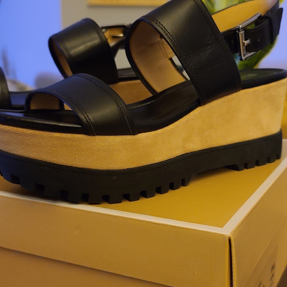 Shoes - Picture 4 of 8